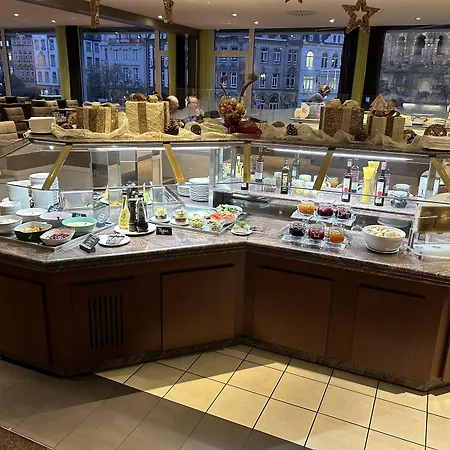 特里尔大黑门美居酒店 4* 特里尔