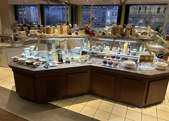 特里尔大黑门美居酒店 4* 特里尔